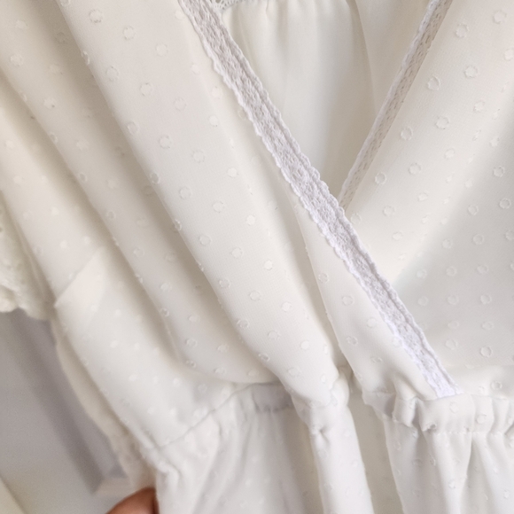 TORRID Babydoll Chiffon Clip Dot White Tunic Sz 1 - Picture 3 of 7